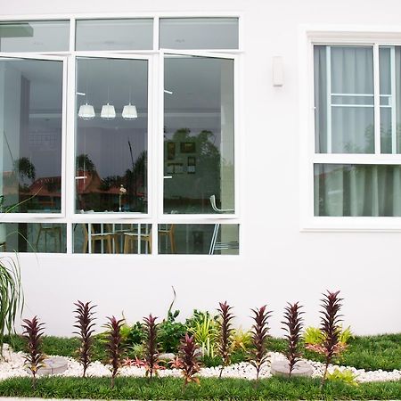 Charisma Residence Rayong Bagian luar foto